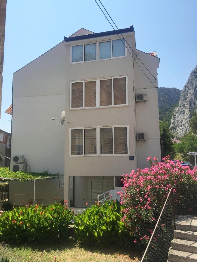 Apartment Mate Omiš Екстериор снимка