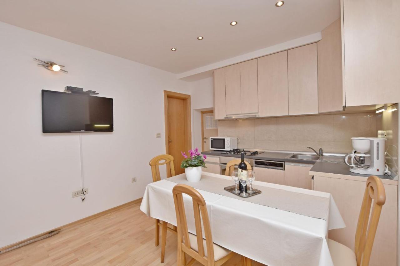 Apartment Mate Omiš Екстериор снимка