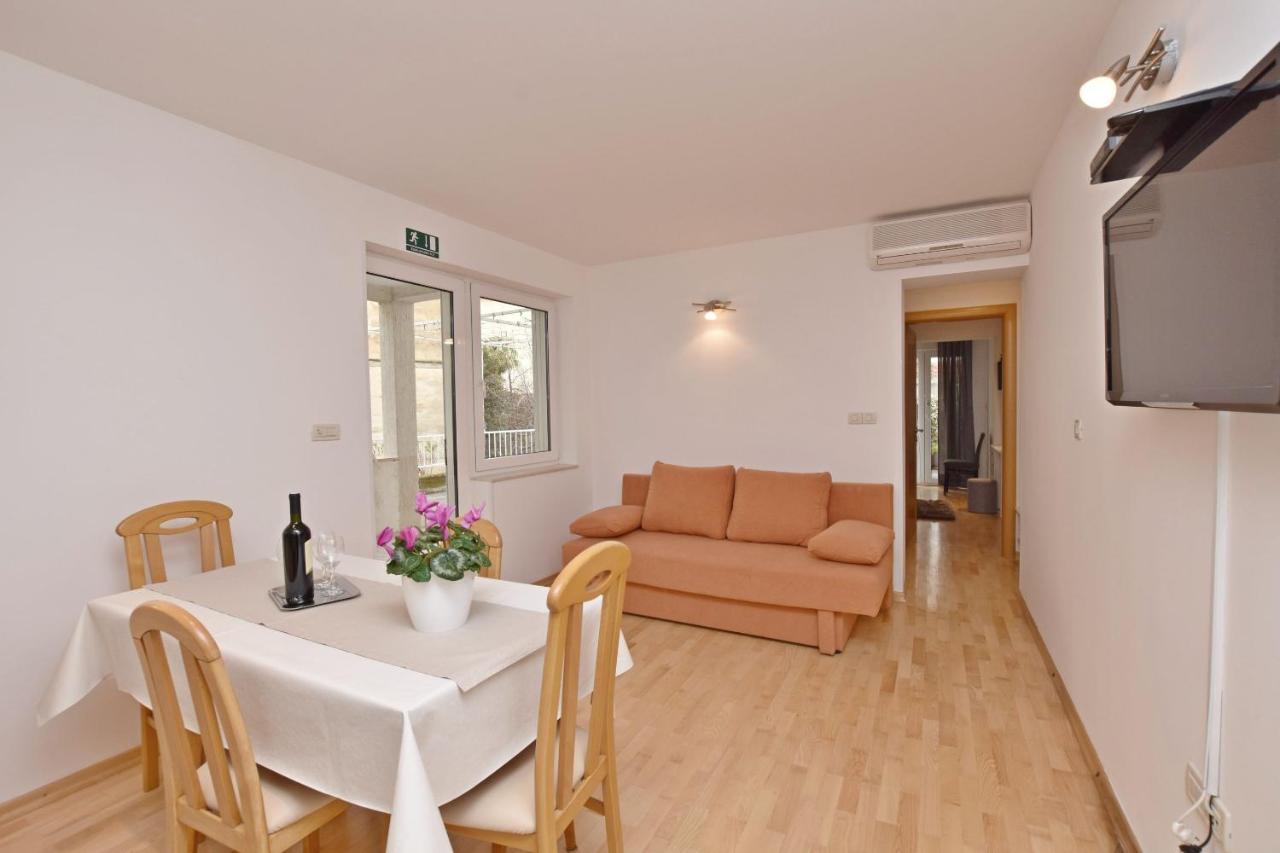 Apartment Mate Omiš Екстериор снимка