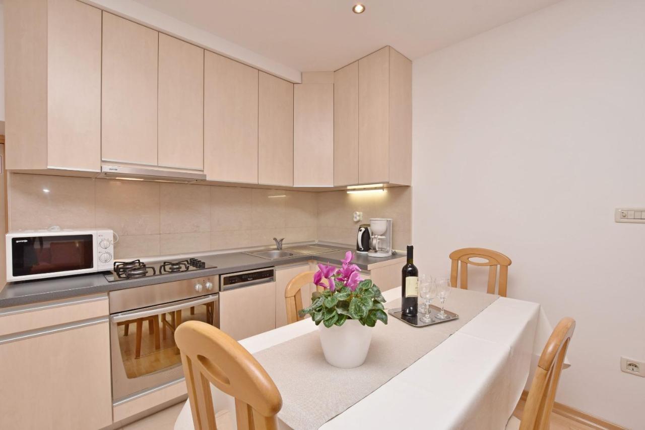 Apartment Mate Omiš Екстериор снимка